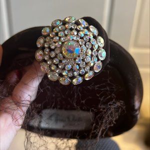 Vintage crush velvet hat 50's? w sewn on broach - gorgeous broach.  glass stones
